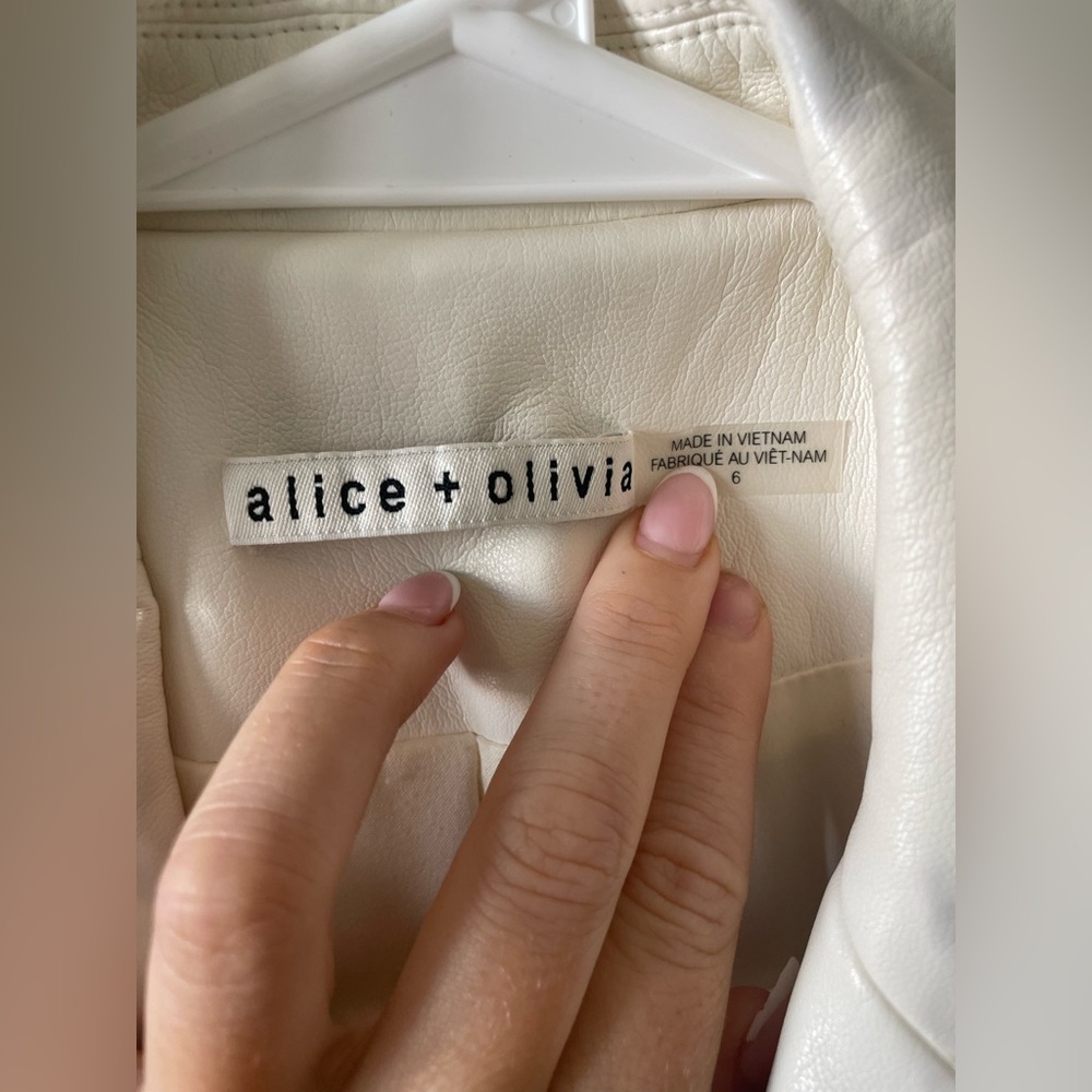Alice + Olivia white Justin faux leather double breasted blazer - Picture 4 of 8
